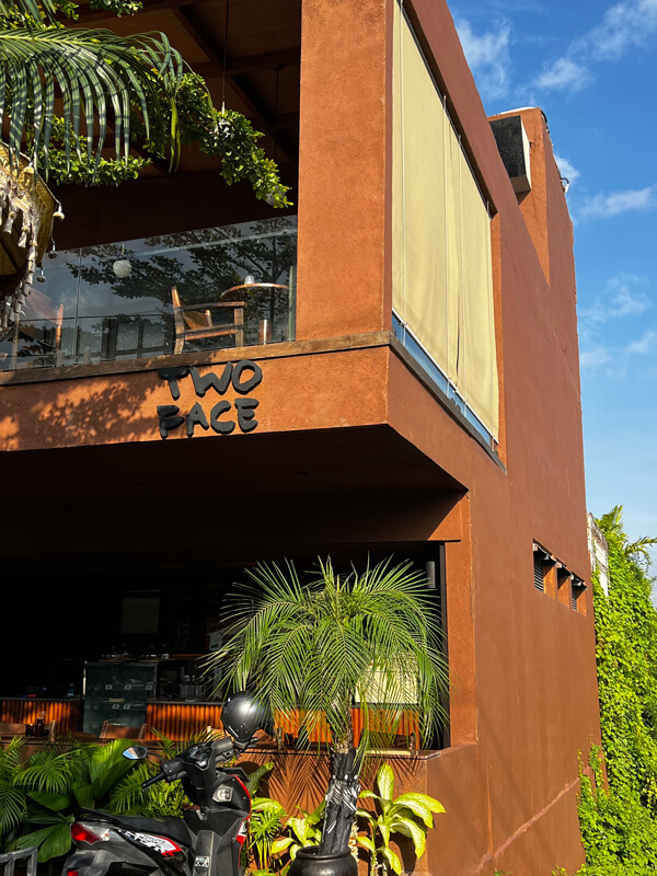 Two Face / Coffee & Brunch [Canggu]