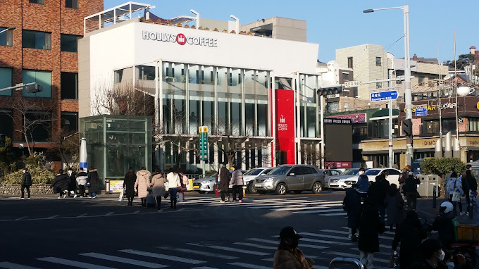 Holly’s Coffee (Itaewon)